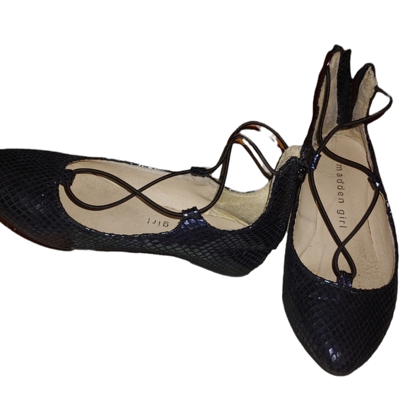 Madden Girl ballet style flats - Picture 2 of 7